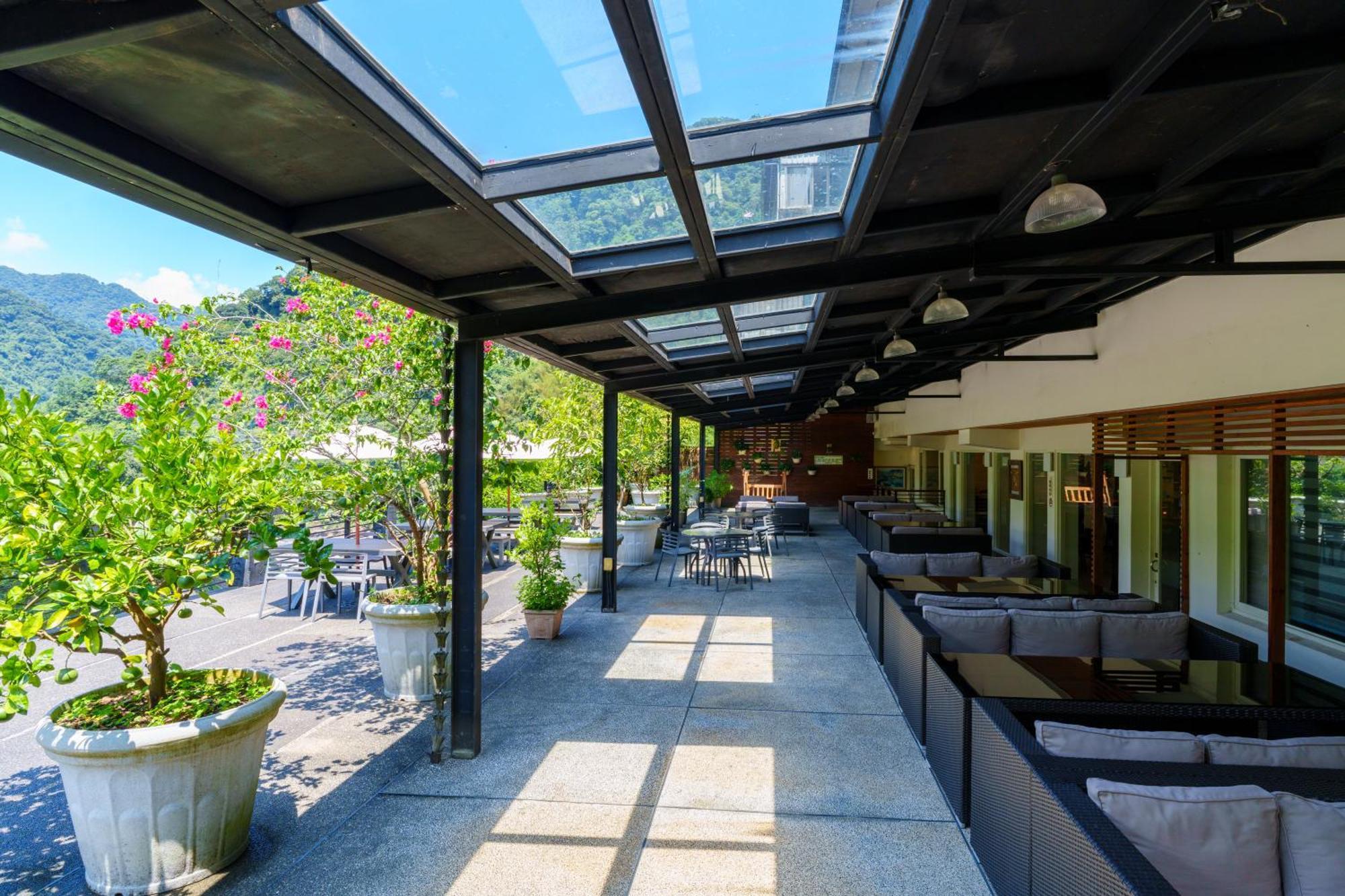 Spring Spa Hotel Wulai Extérieur photo