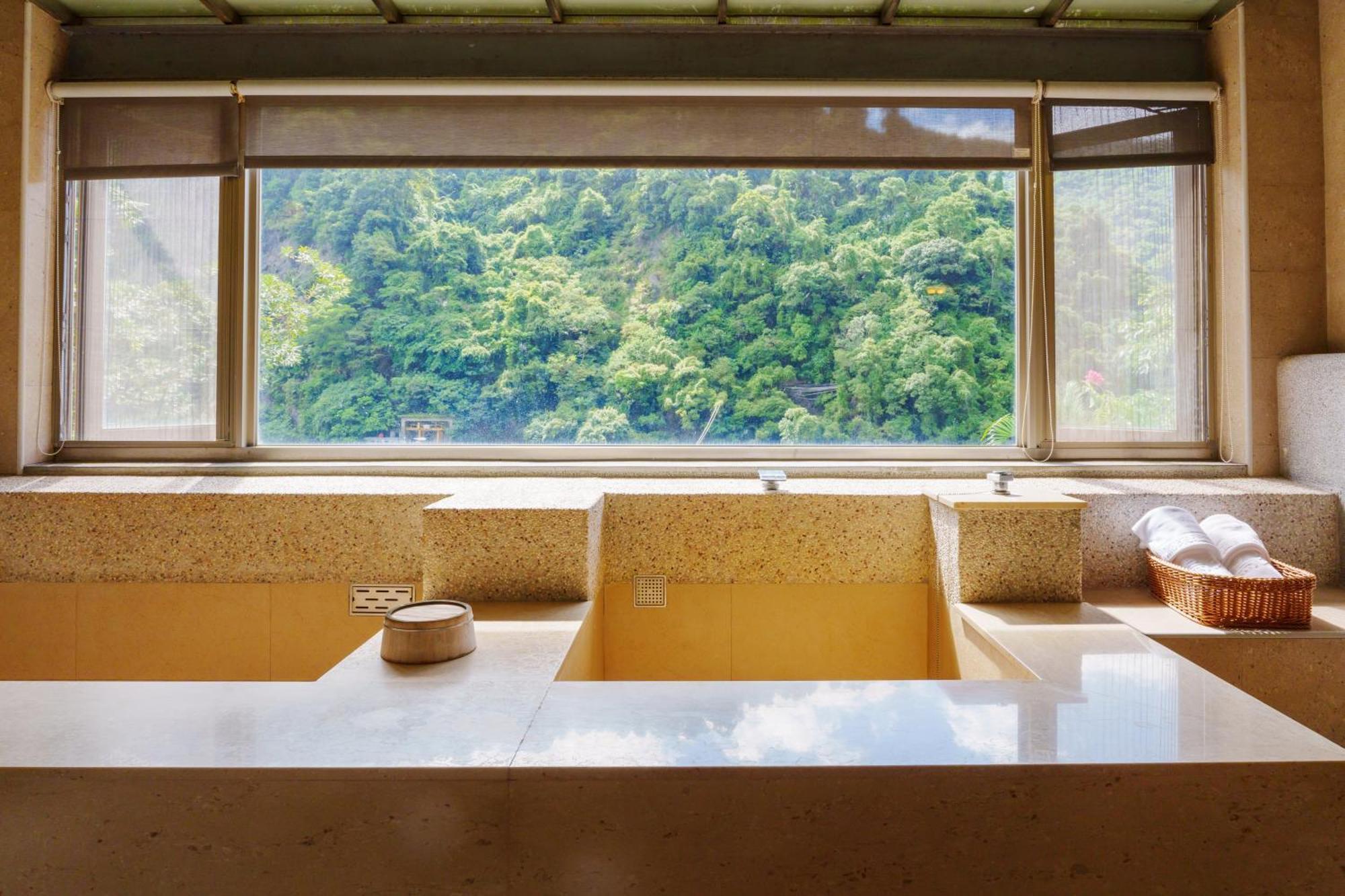 Spring Spa Hotel Wulai Extérieur photo