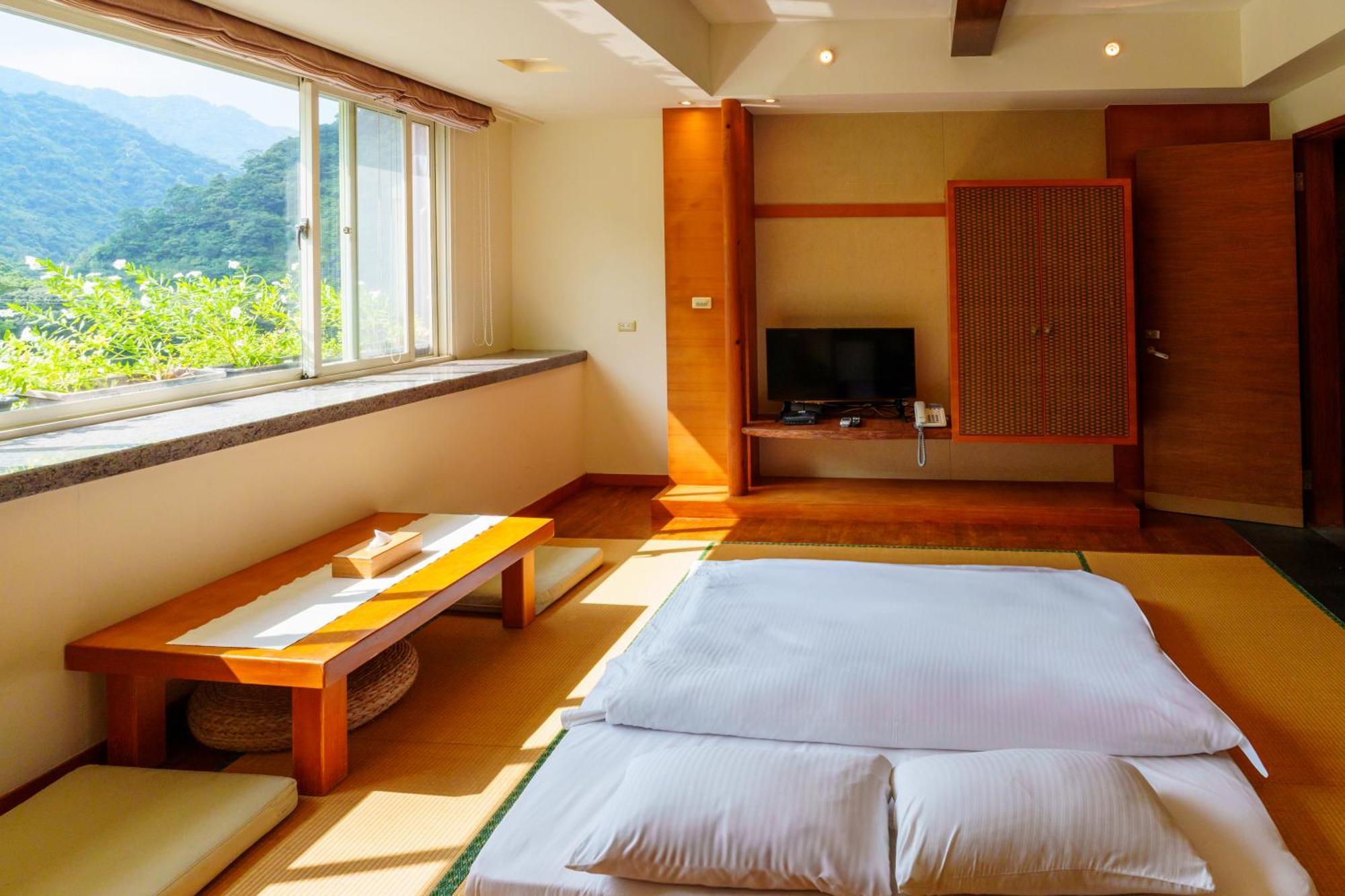Spring Spa Hotel Wulai Extérieur photo