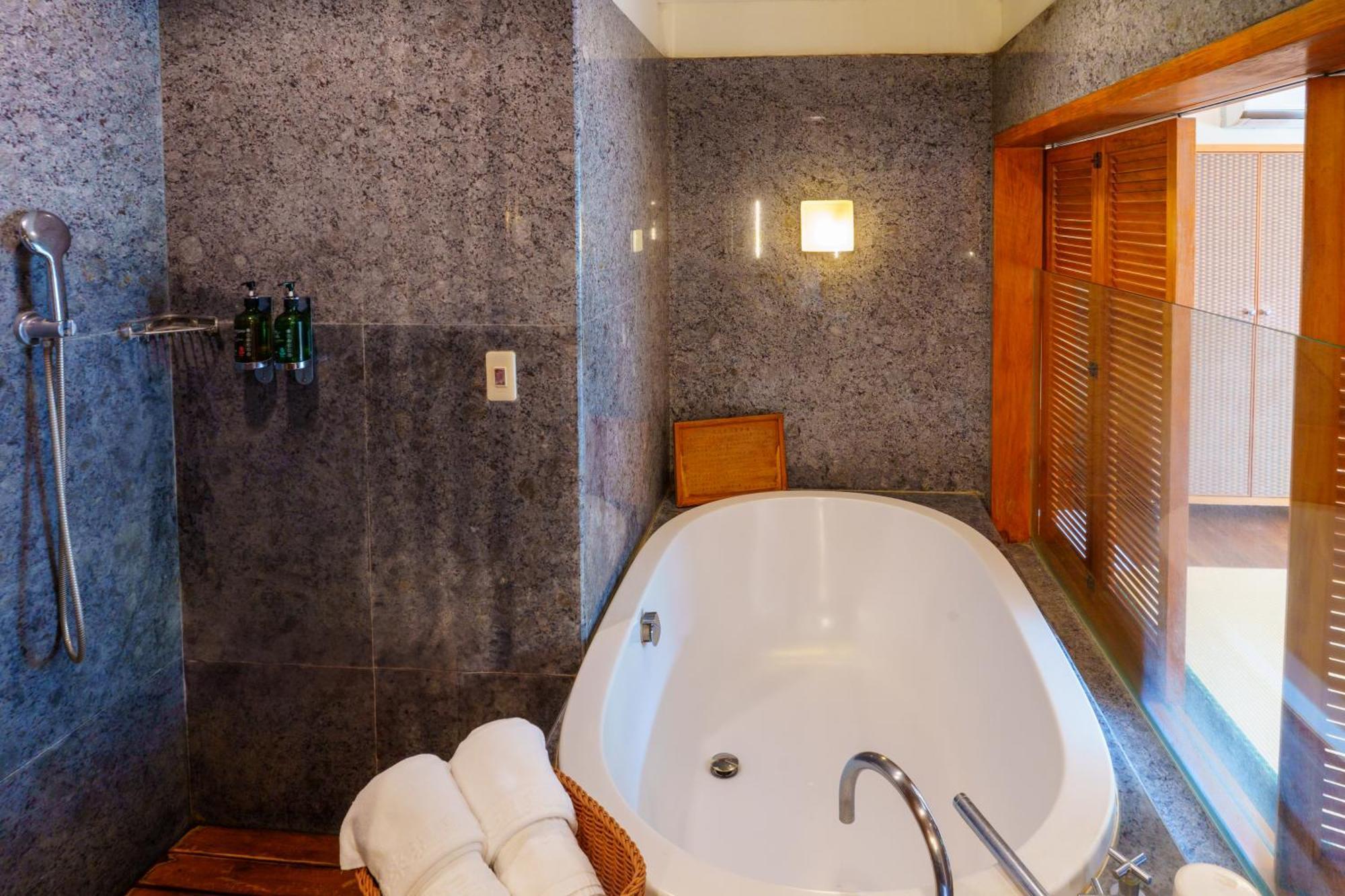 Spring Spa Hotel Wulai Extérieur photo