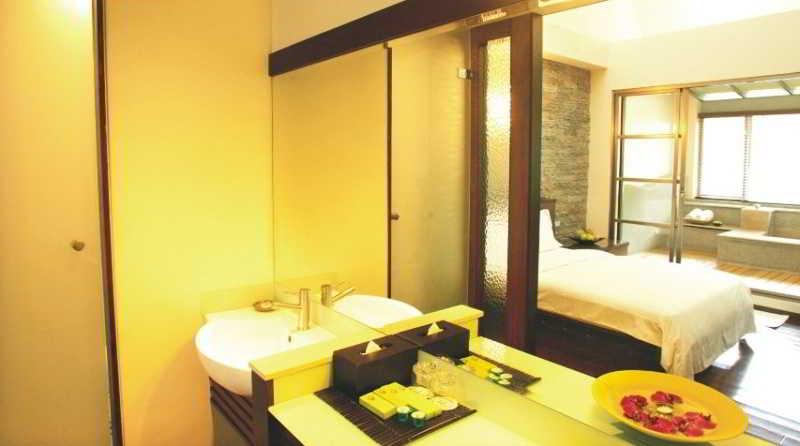 Spring Spa Hotel Wulai Extérieur photo