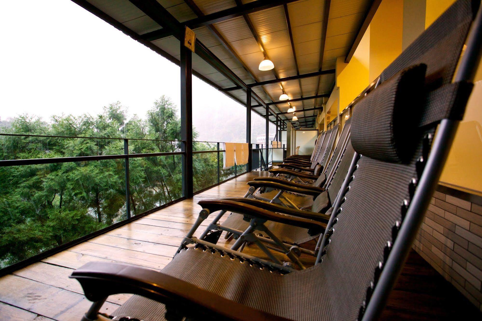 Spring Spa Hotel Wulai Extérieur photo