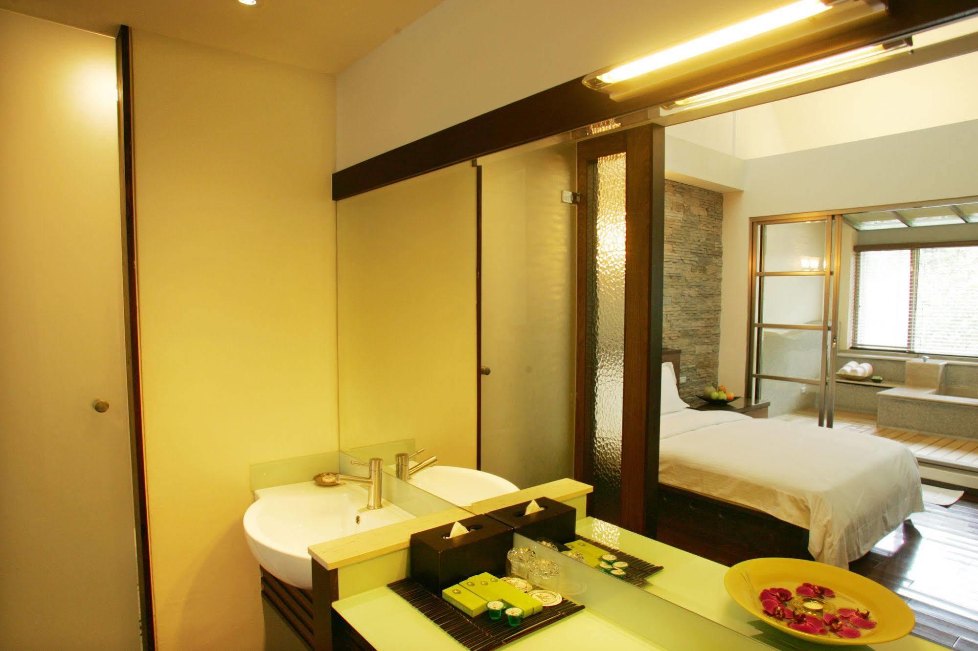 Spring Spa Hotel Wulai Extérieur photo